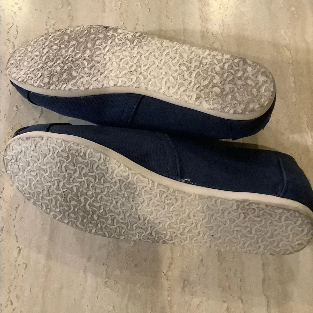 Toms Classic Navy Canvas Slip On Shoes, 7.5 - Picture 9 of 9